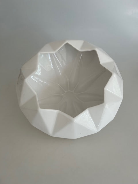 Diamond Inclined Bowl – White