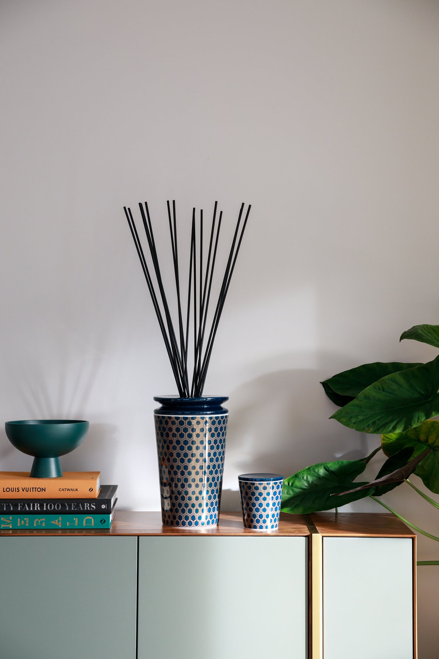 Ilum Candle Standard - Cologne Retro