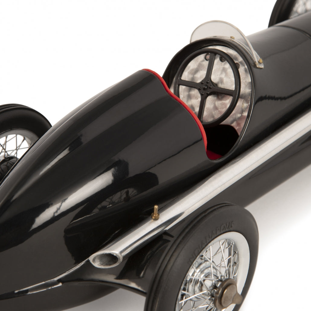 Silberpfeil Black, Red Seat