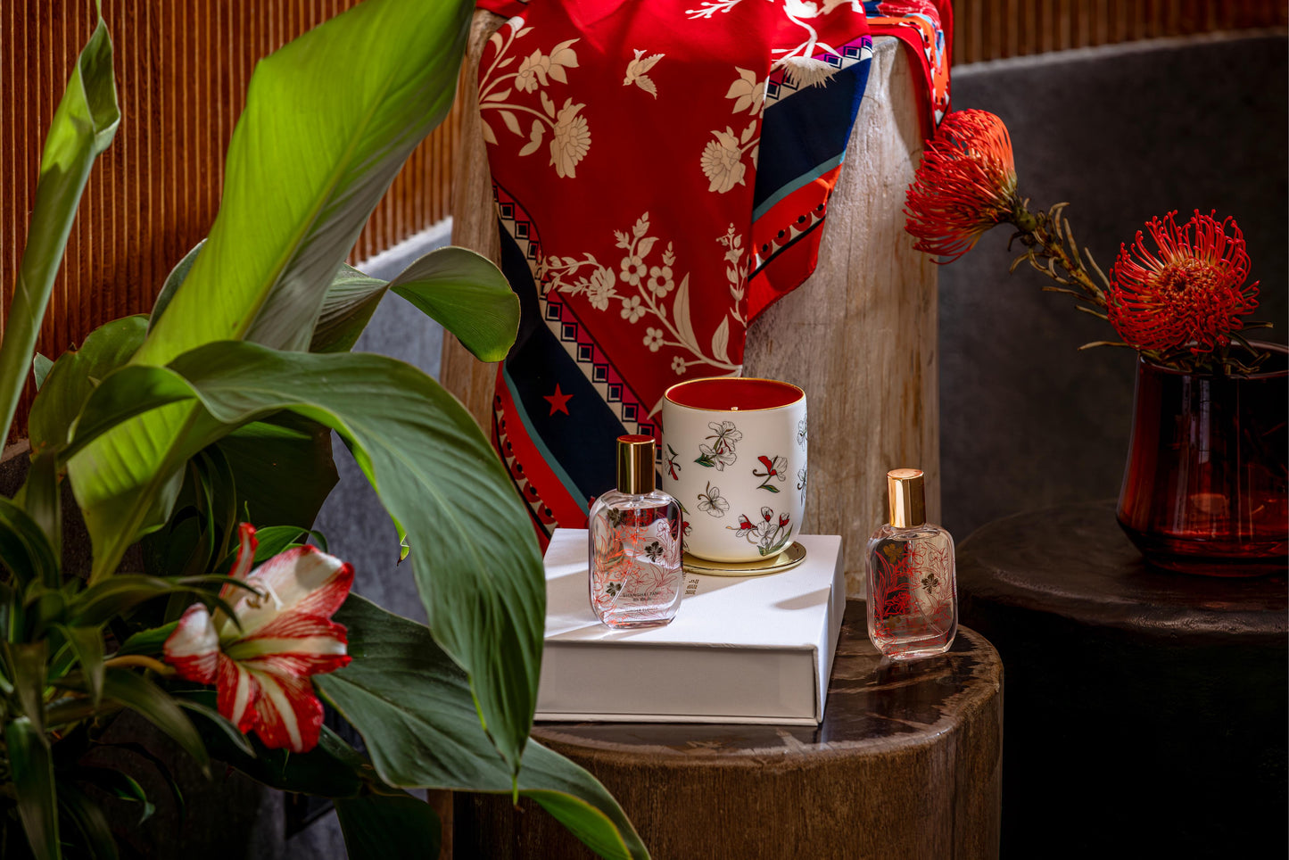 Ginger Flower Scented Candle 220g With Gold Lid