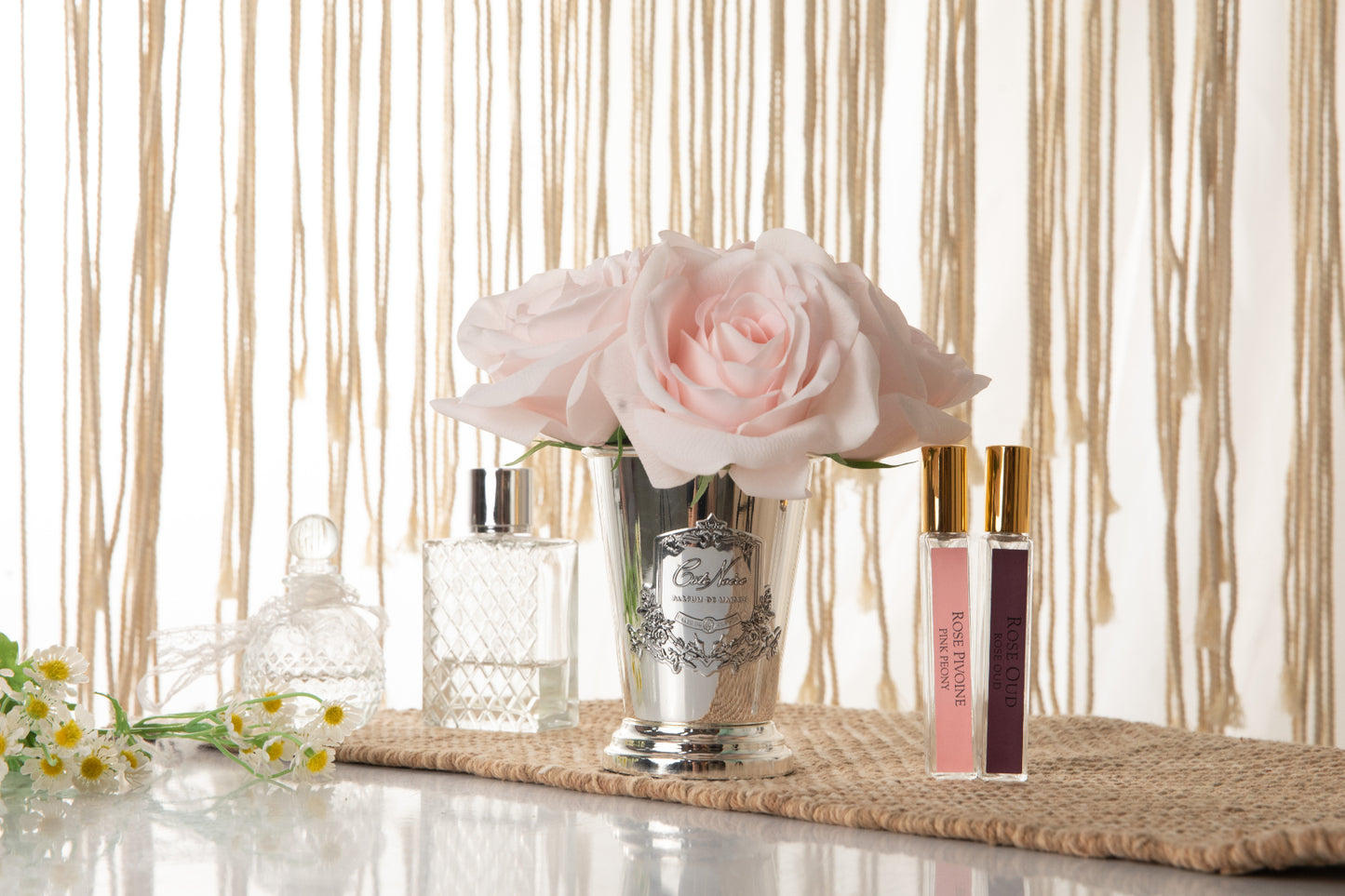 Cote Noire Seven Rose Bouquet