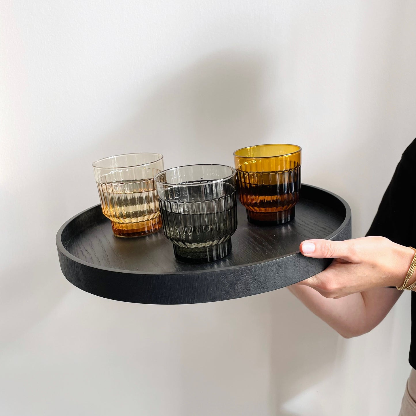 Serve Round Black