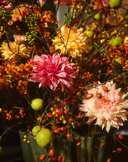 Dahlia Spray Beige 78 cm