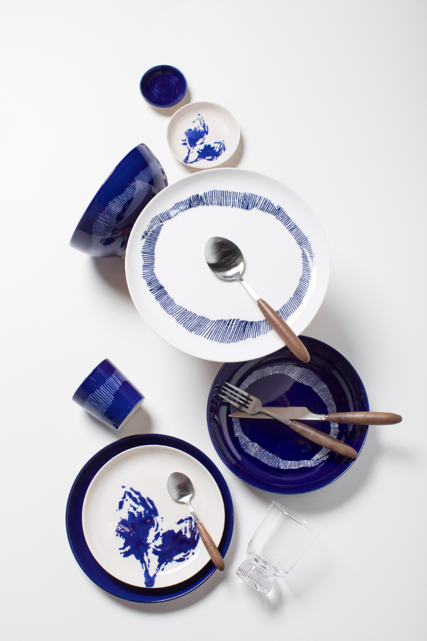 Feast  Dinner Plates, White Swirl Blue Stripes Set of 2
