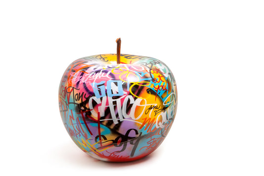 Graffiti Apple - Medium Plus