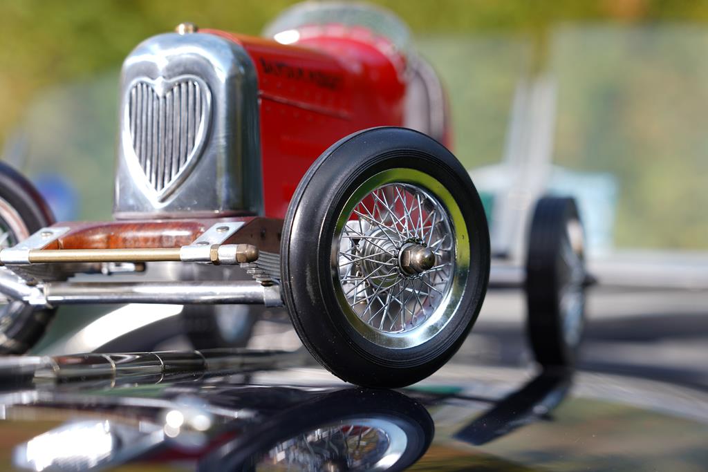 Bantam Midget, Red