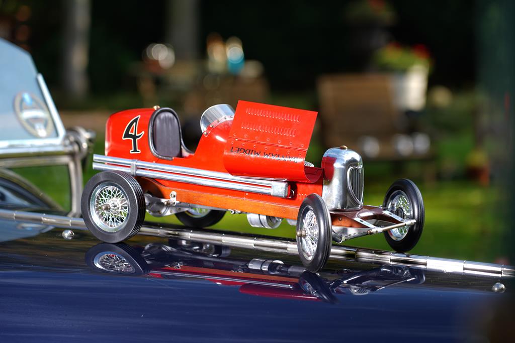 Bantam Midget, Red