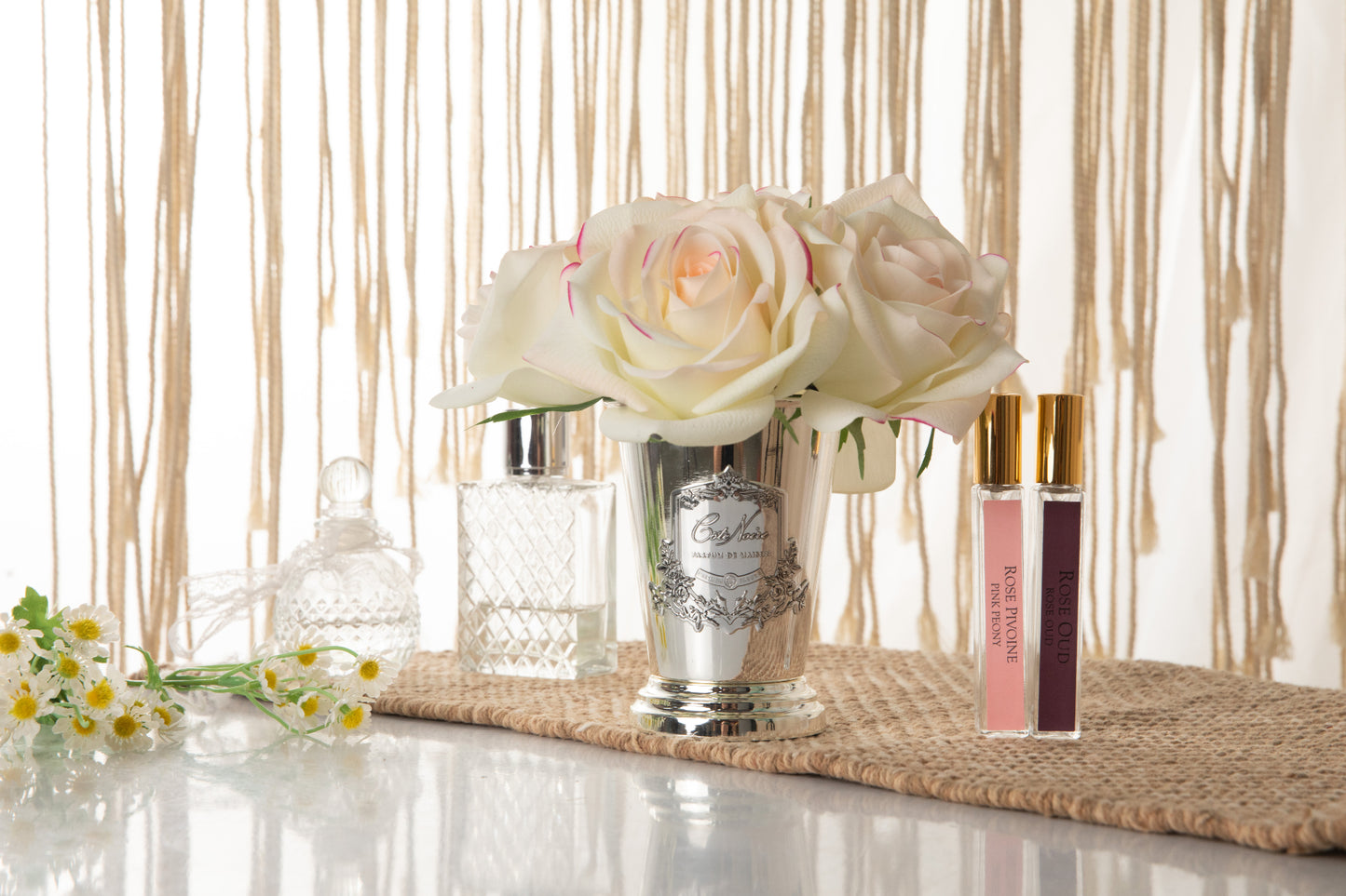 Cote Noire Seven Rose Bouquet